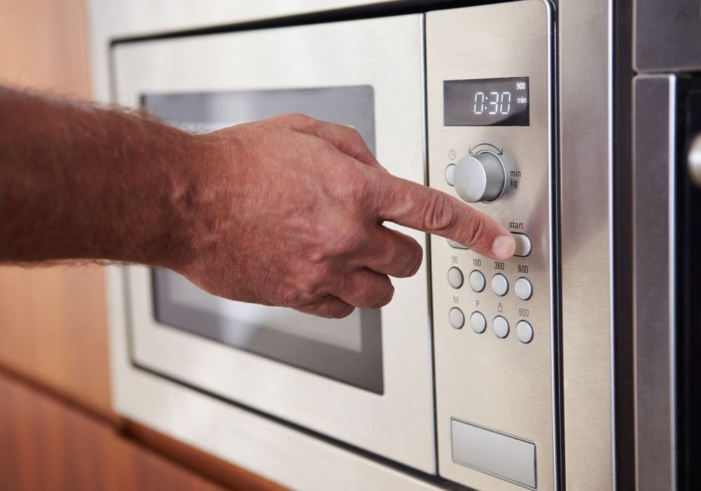 5 Common Microwave Myths Debunked - Safe & Smart Usage Tips