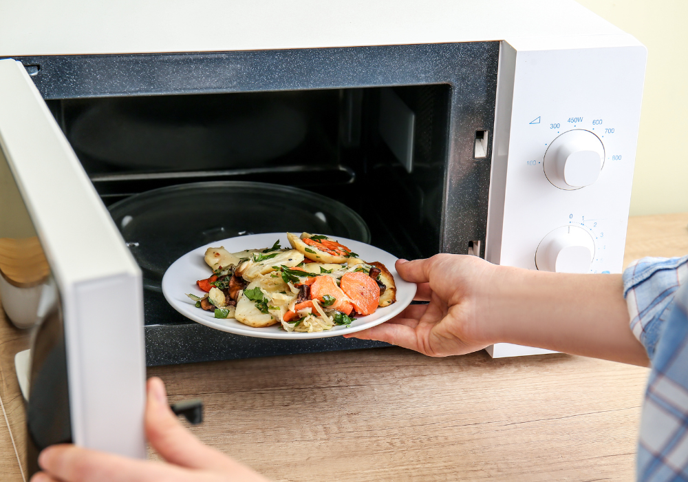 Myth-2-Microwaves-Destroy-Nutrients-in-Food 5 Common Microwave Myths Debunked - Safe & Smart Usage Tips